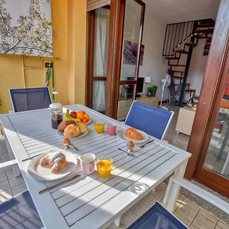 Mit Seeblick, Strandnaehe Und Tiefgaragen Stellplatz