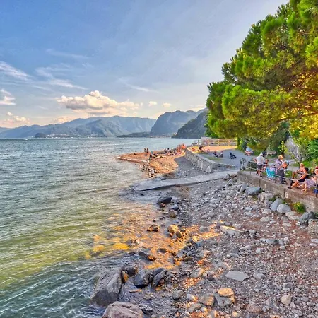 Apartment Mit Seeblick, Strandnaehe Und Tiefgaragen Stellplatz Acquaseria