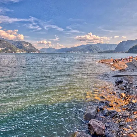 Mit Seeblick, Strandnaehe Und Tiefgaragen Stellplatz